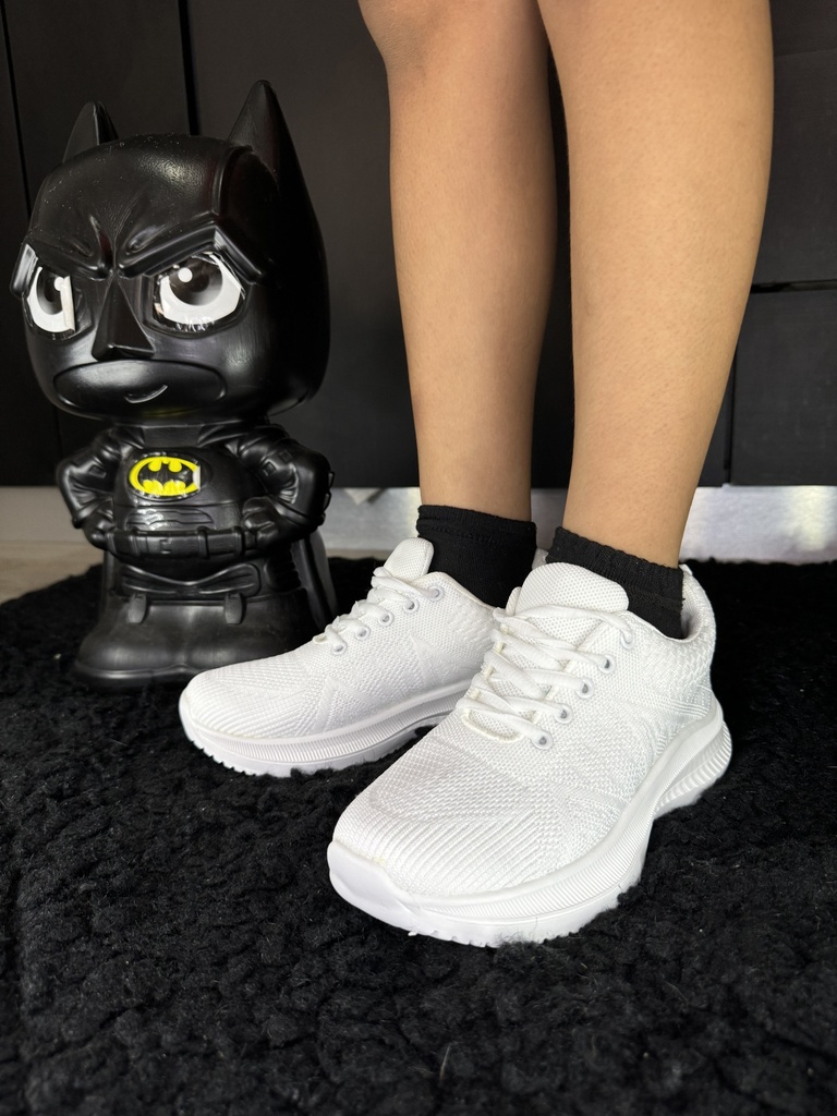 Tenis blanco suela líneas