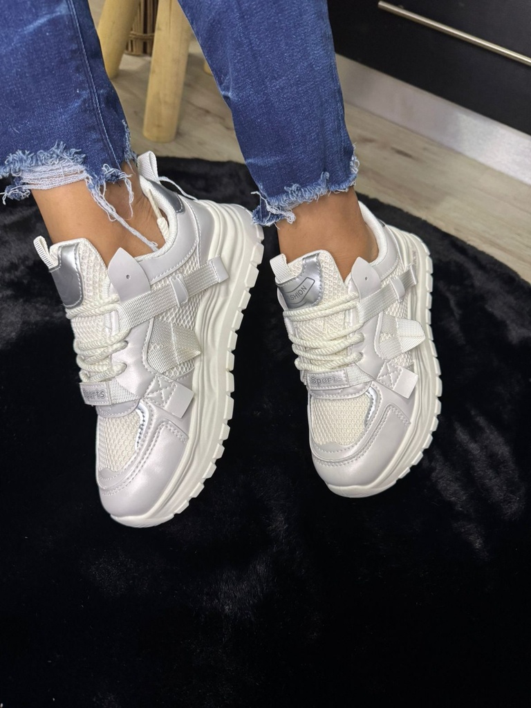Tenis detalles plateados suela fashion