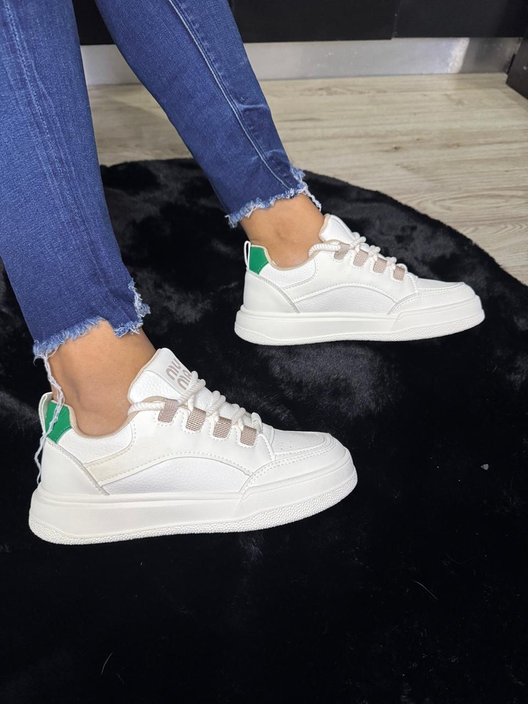 Tenis talón verde