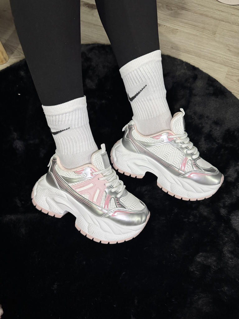 Tenis deportivo torre