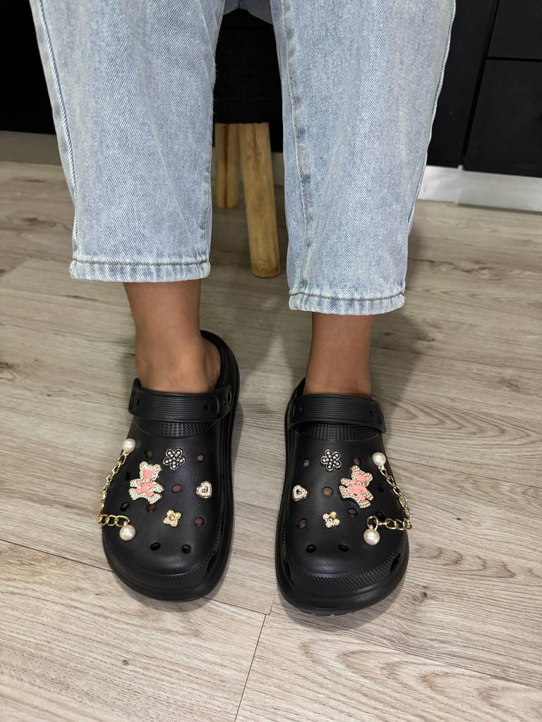 Crocs bajo osito love