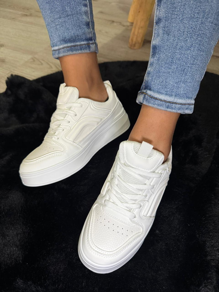 Tenis blanco relieve
