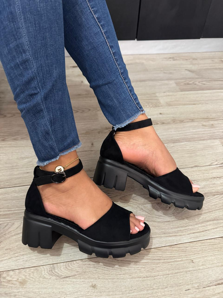 Sandalia de tacón pana