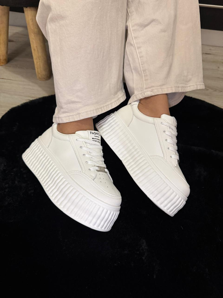 Tenis alto de plataforma St &Sat