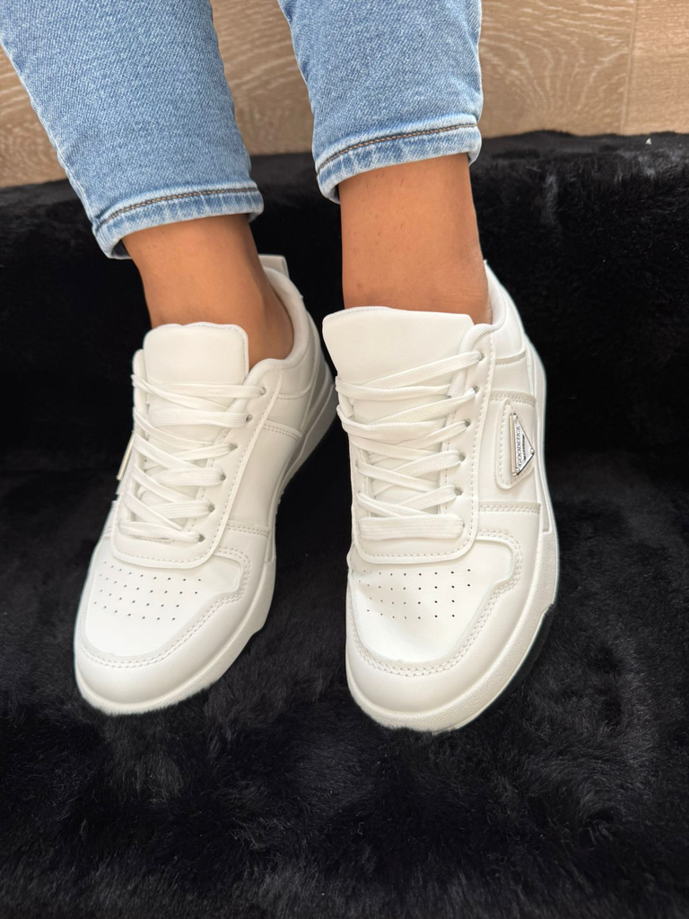 Tenis bajo good luck 