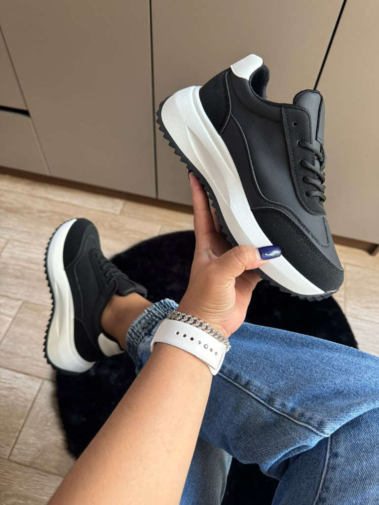 Tenis alto deportivo suela oscura