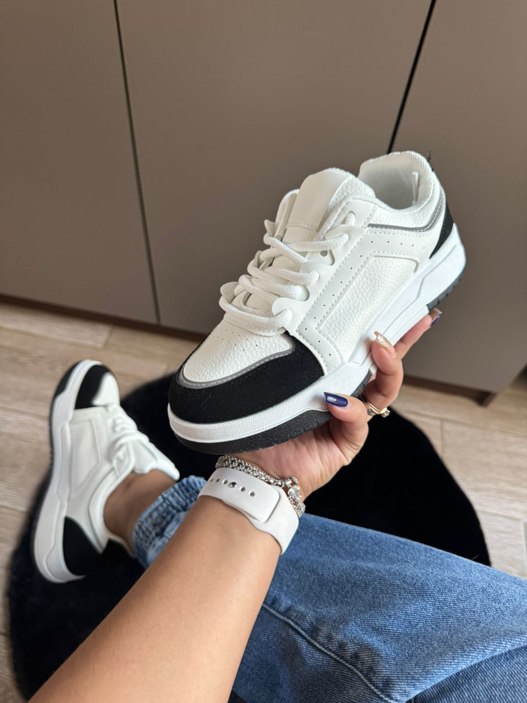 Tenis talon oscuro línea brillante