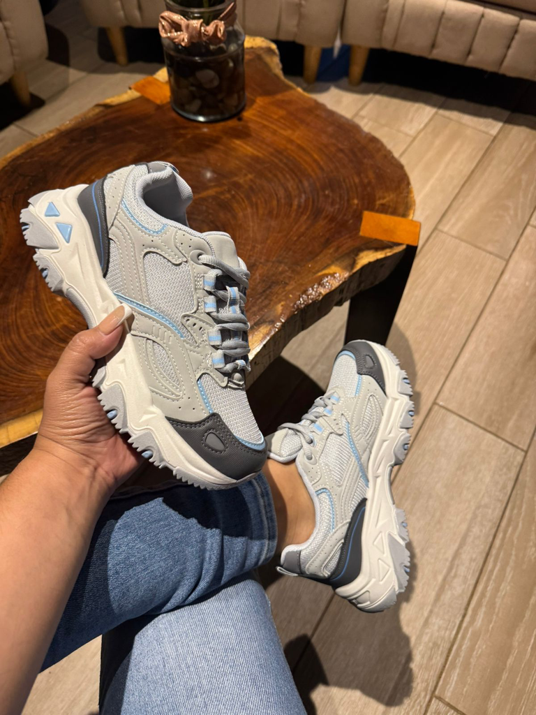 Tenis deportivo 2 triángulos