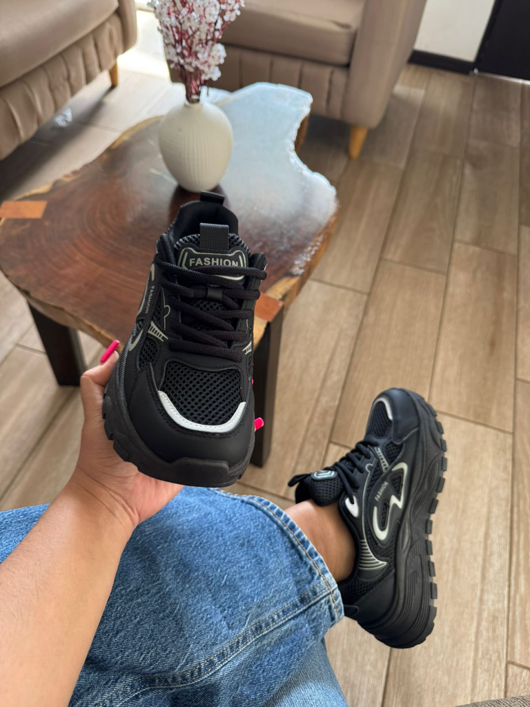 Tenis deportivo alas