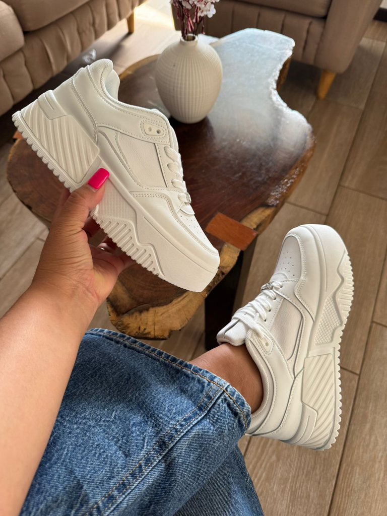 Tenis plataforma plaquita diamantada