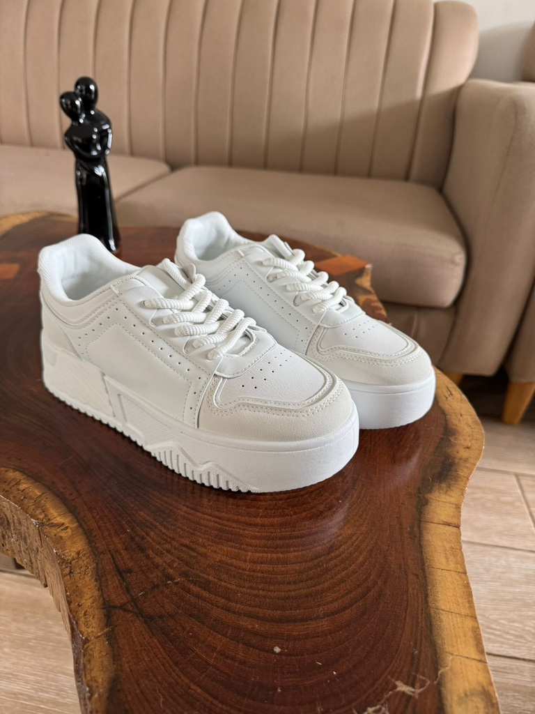 Tenis plataforma puntitos