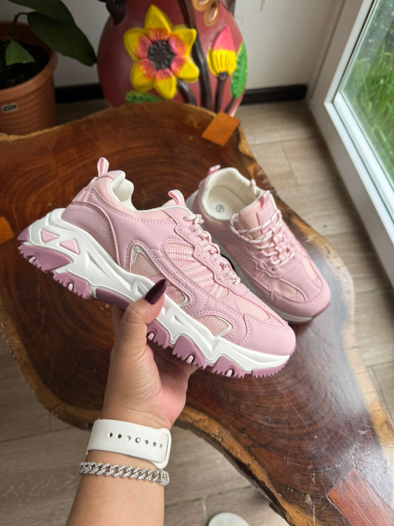 Tenis detalles brillantes