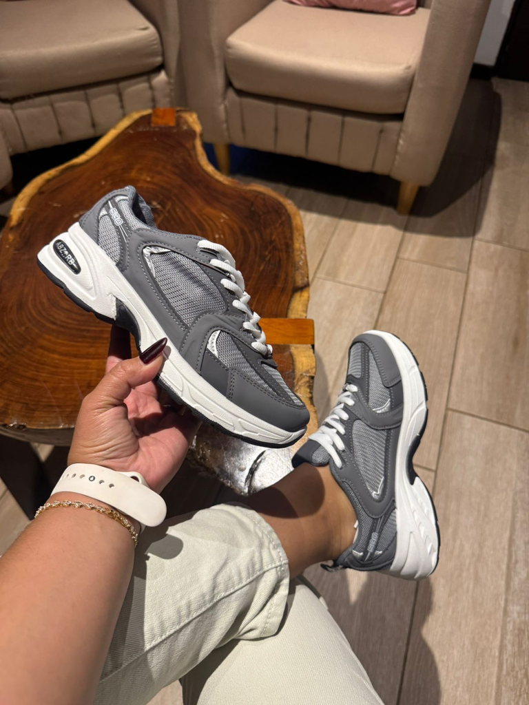Tenis deportivo 530