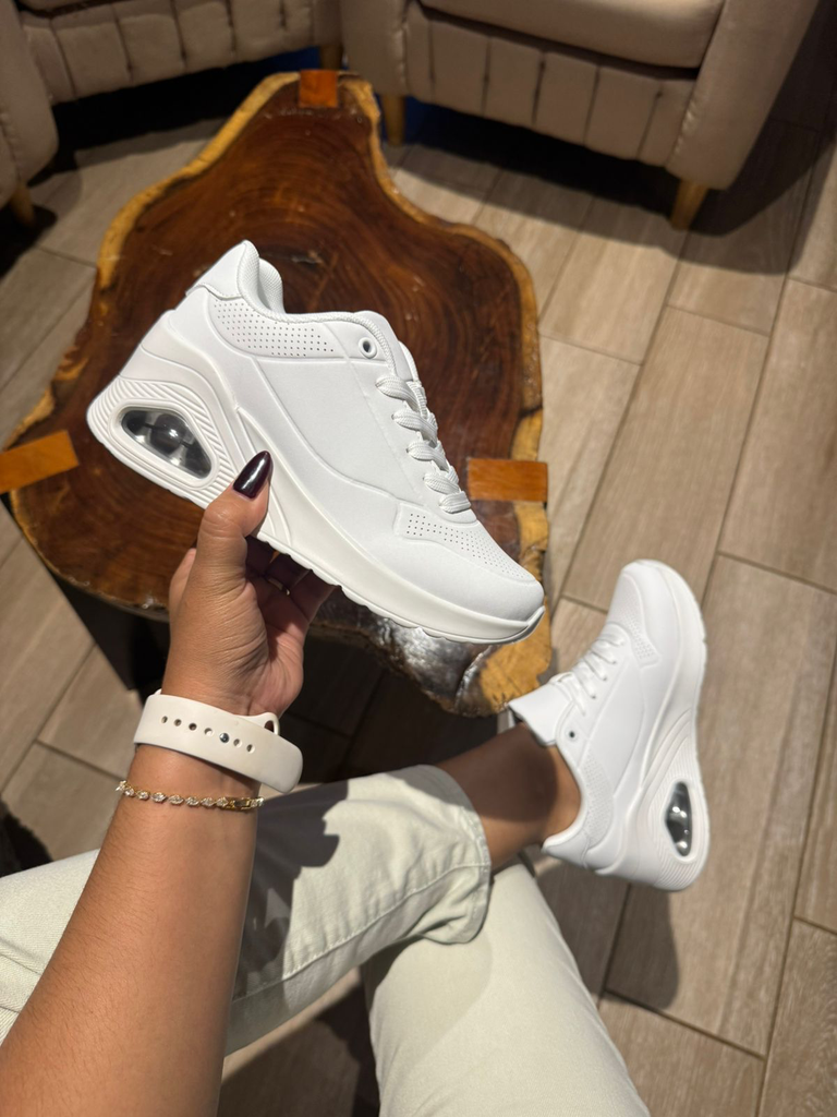 Skechers women Uno