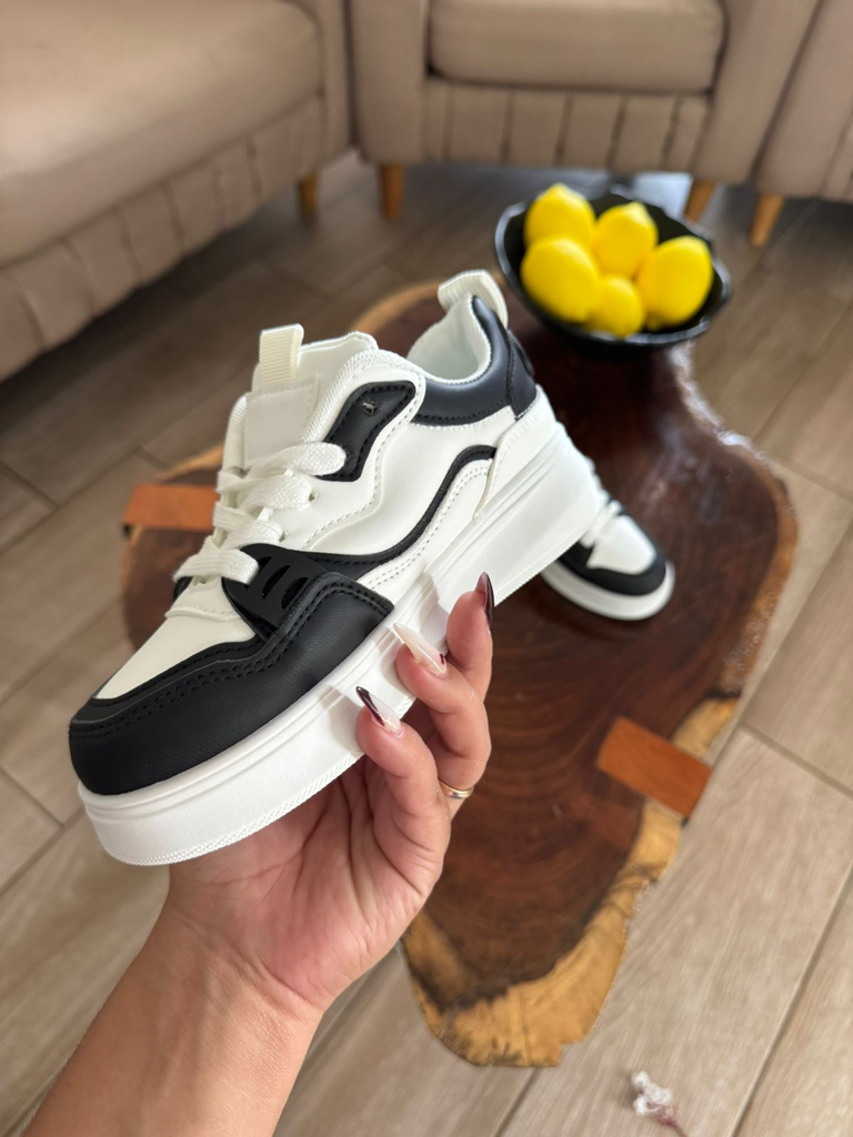 Tenis para niños talón rayitas