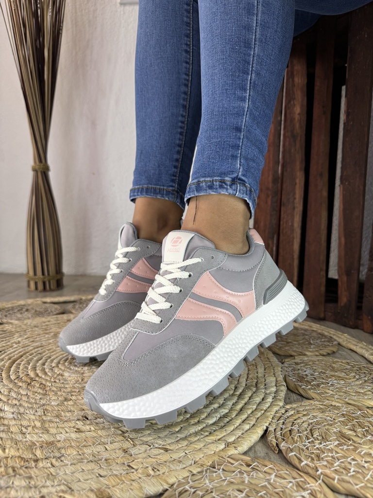 Tenis deportivo gris, suela corazón