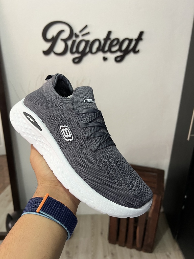 Tenis tipo calceta con cintas