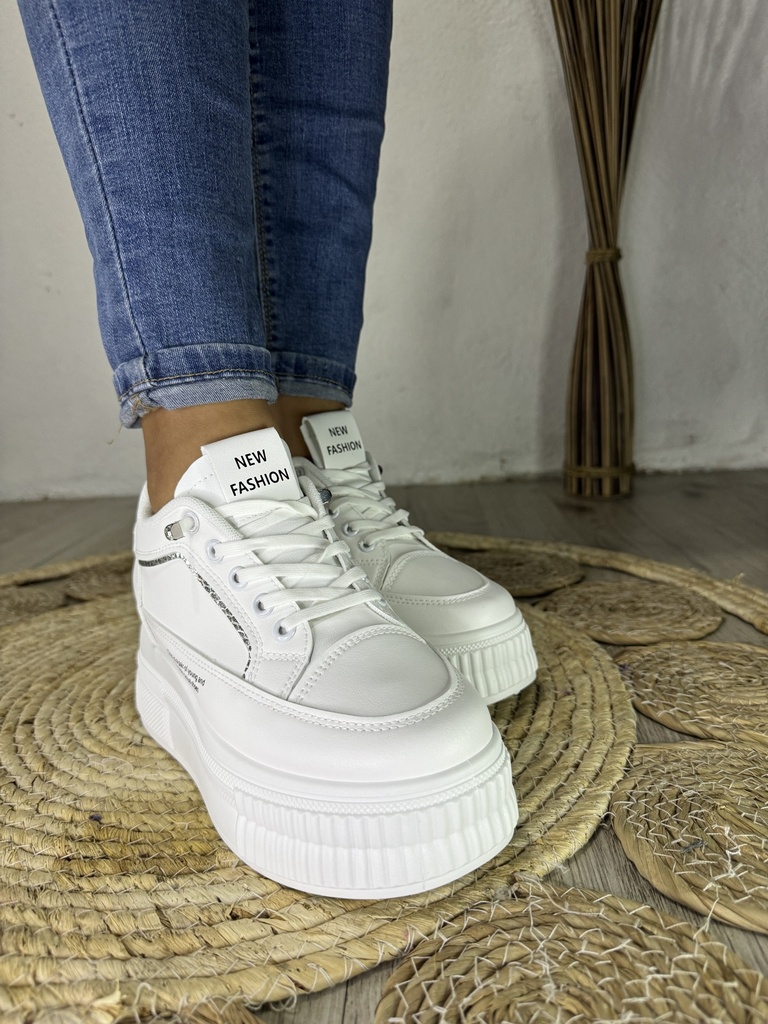 Tenis de plataforma cinta metálica 