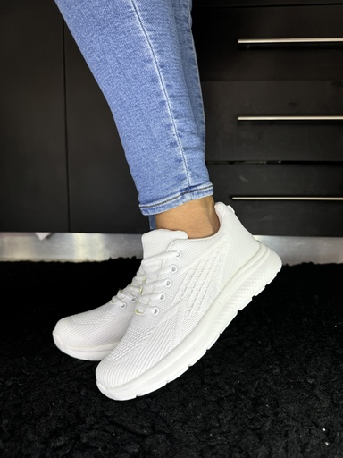 Tenis blancos suela puntitos