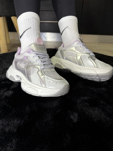 Tenis gris con morado Baleonds