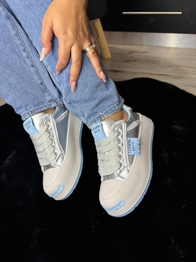 Tenis plateado suela celeste Swtlo