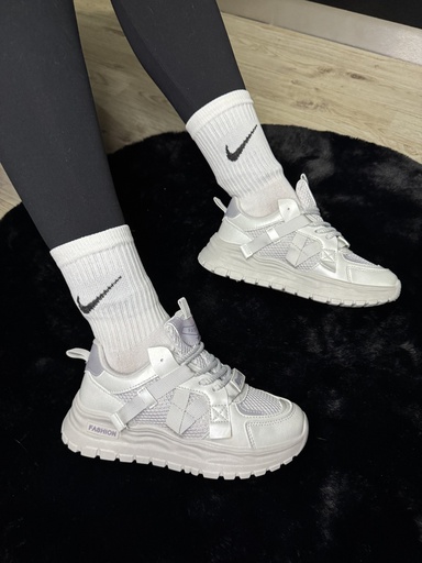 Tenis suela fashion  plateado/lila