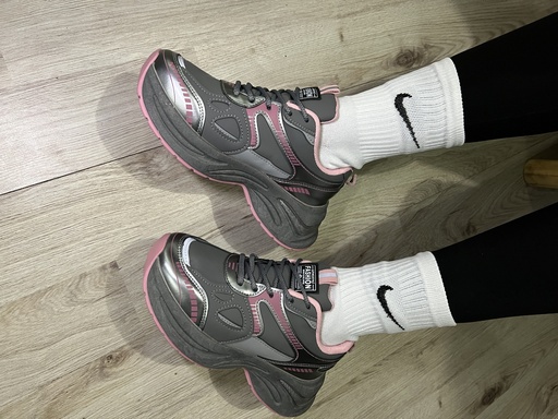 Tenis deportivo gris/rosado