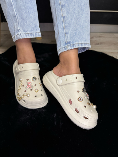 Crocs bajo osito love