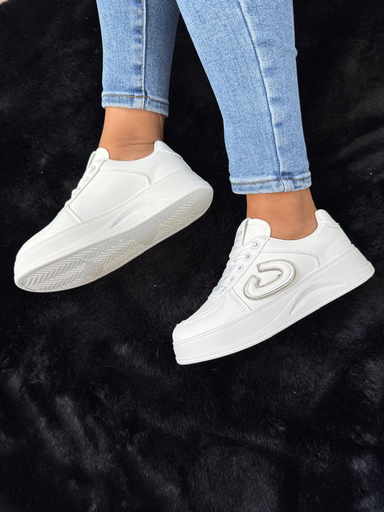 Tenis letra C perlada