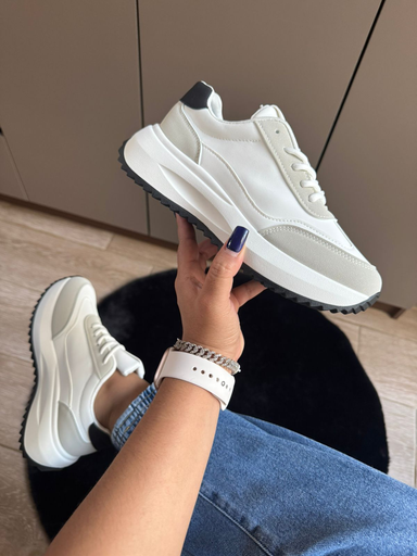 Tenis alto deportivo suela oscura