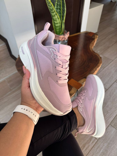 Tenis deportivo puntitos