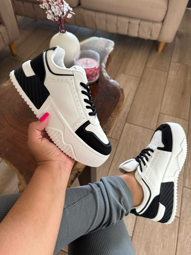 Tenis plataforma puntitos