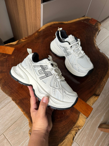 Tenis deportivo M rayas 