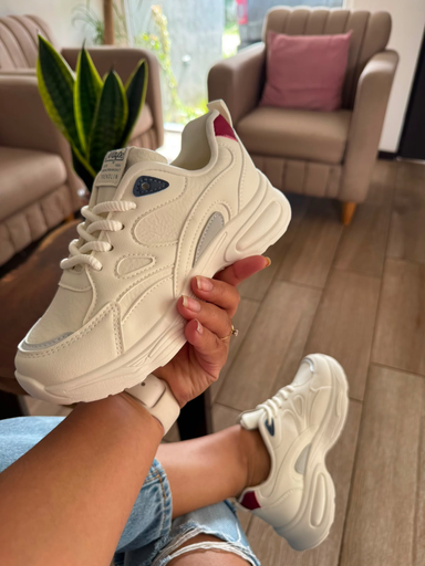 Tenis QAQ