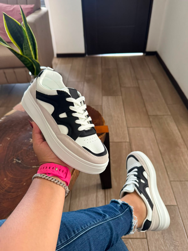 Tenis detalle M