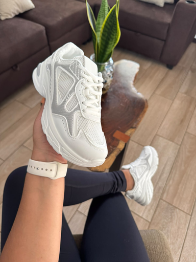 Tenis aura stratus